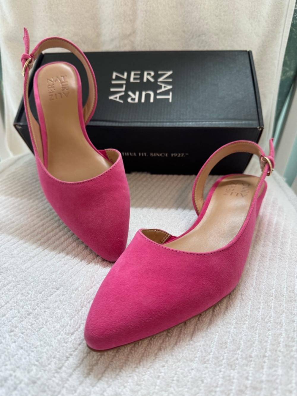 Naturalizer Fuchsia Pointed Toe Slingback Flats